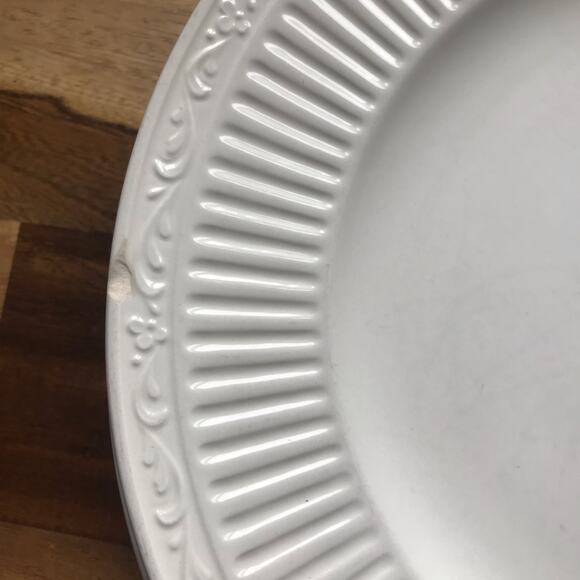 Mikasa Italian Countryside Salad White  Plates Set of 4 Y2K - Picture 3 of 7